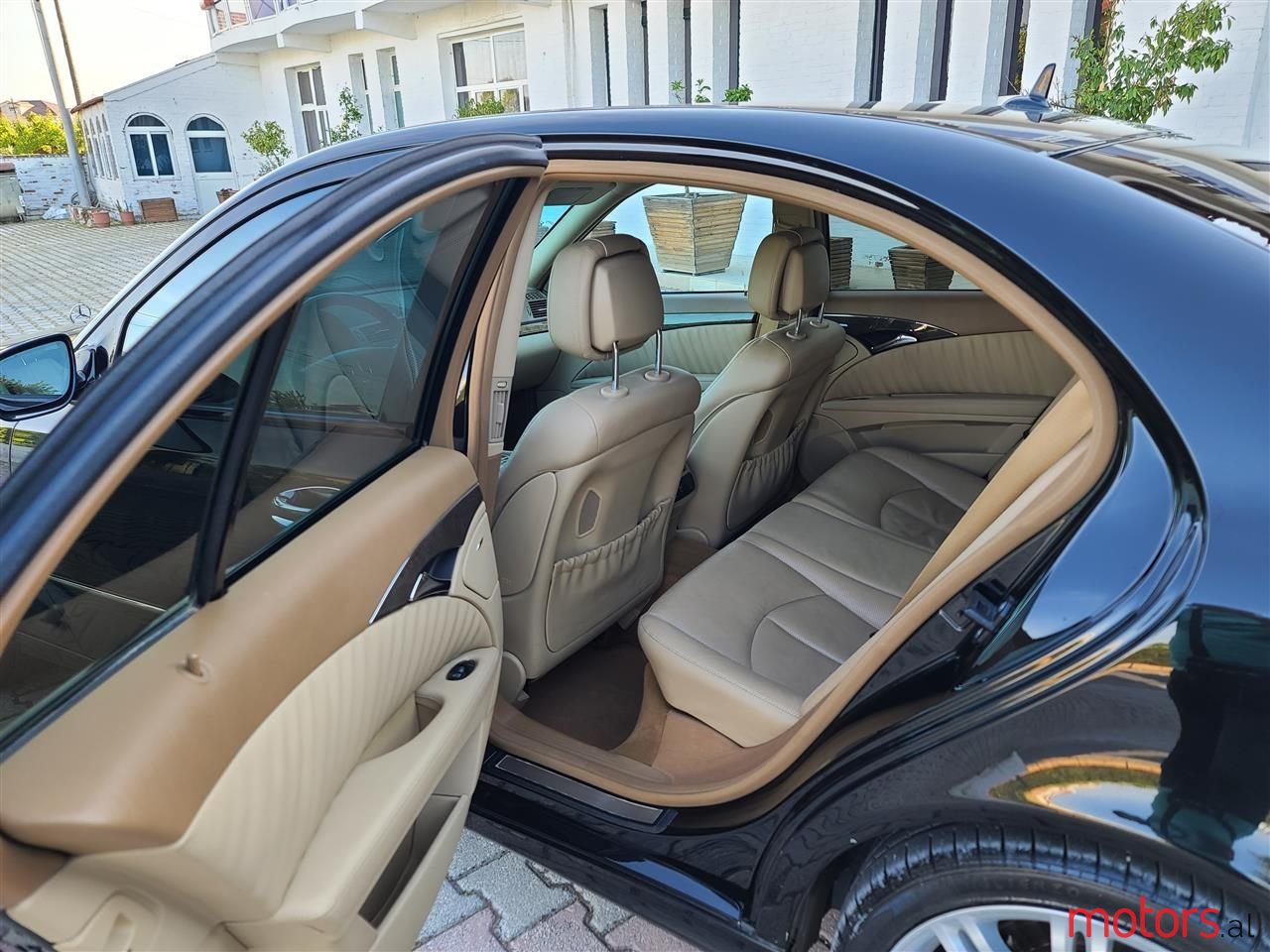 2008' Mercedes-Benz E 500 photo #5