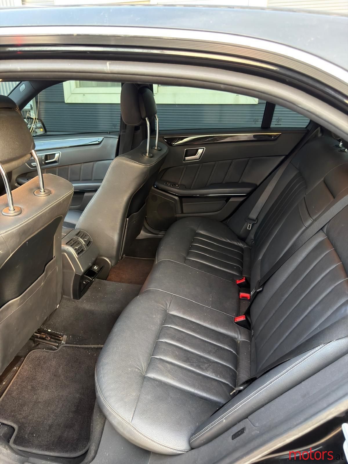 2014' Mercedes-Benz E 220 photo #2