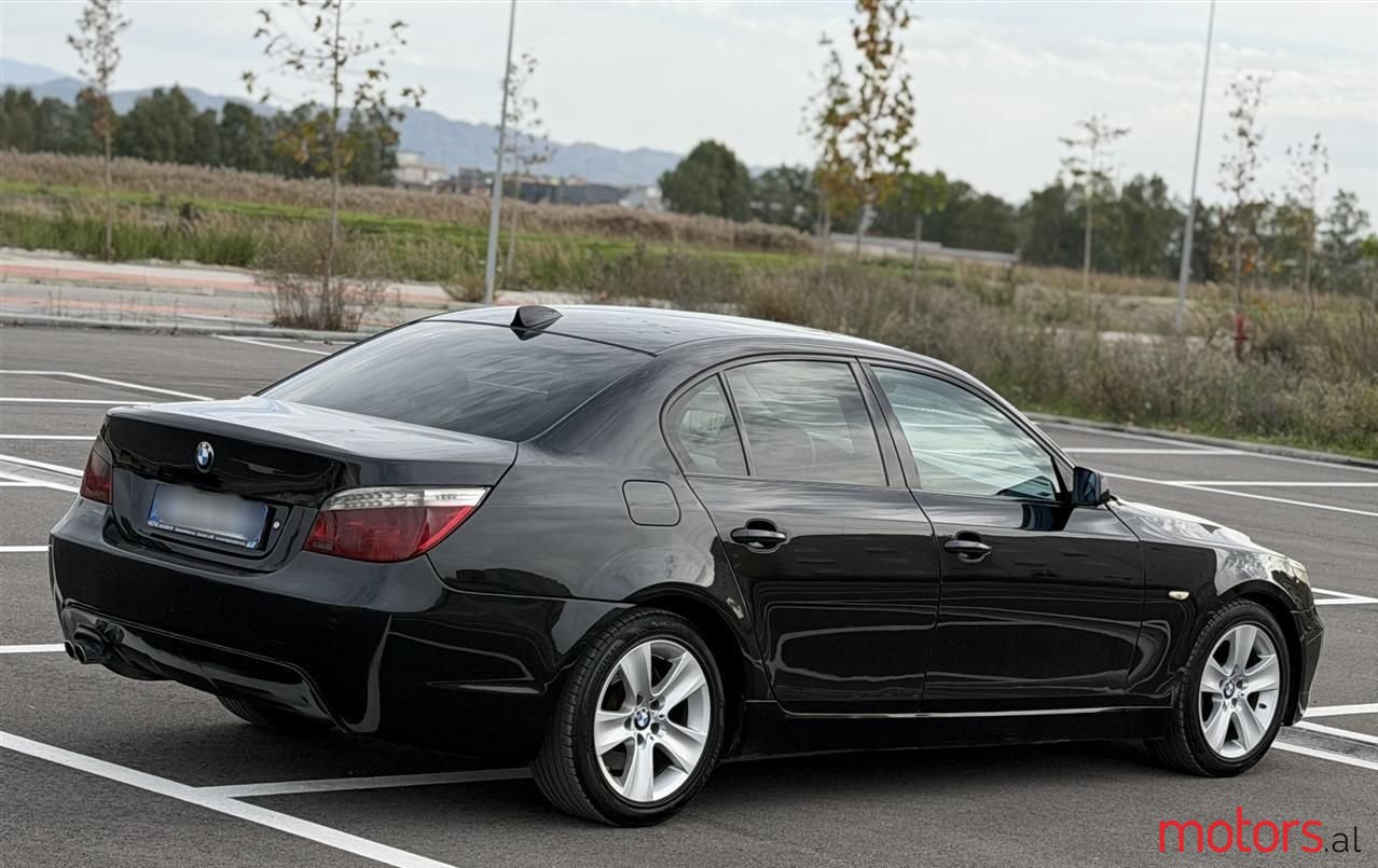 2009' BMW 525 photo #5