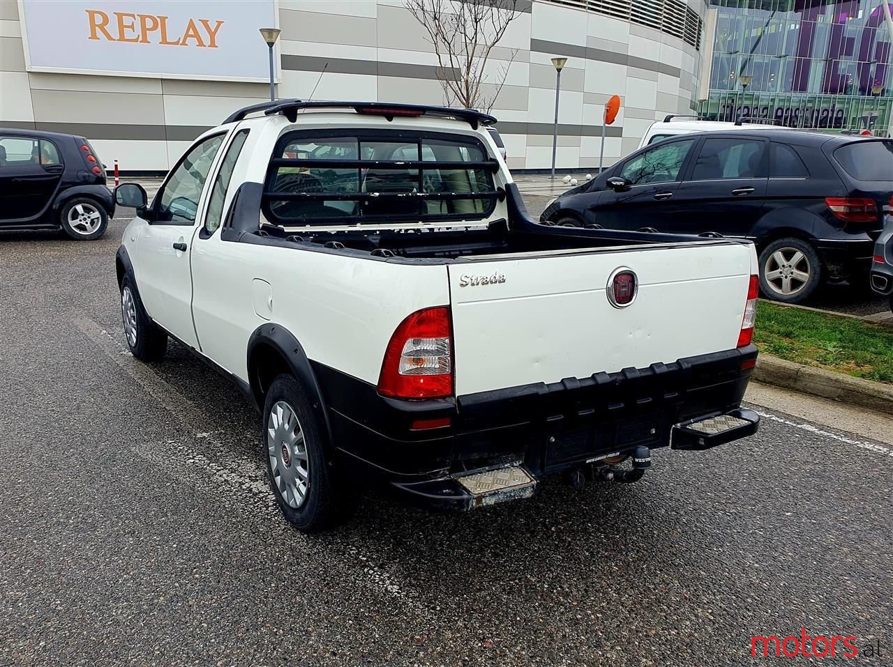 2013' Fiat Strada photo #5