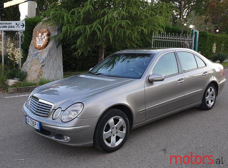 2002' Mercedes-Benz E 220 photo #1