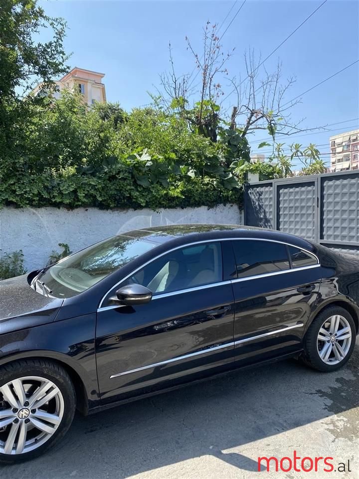 2011' Volkswagen photo #2