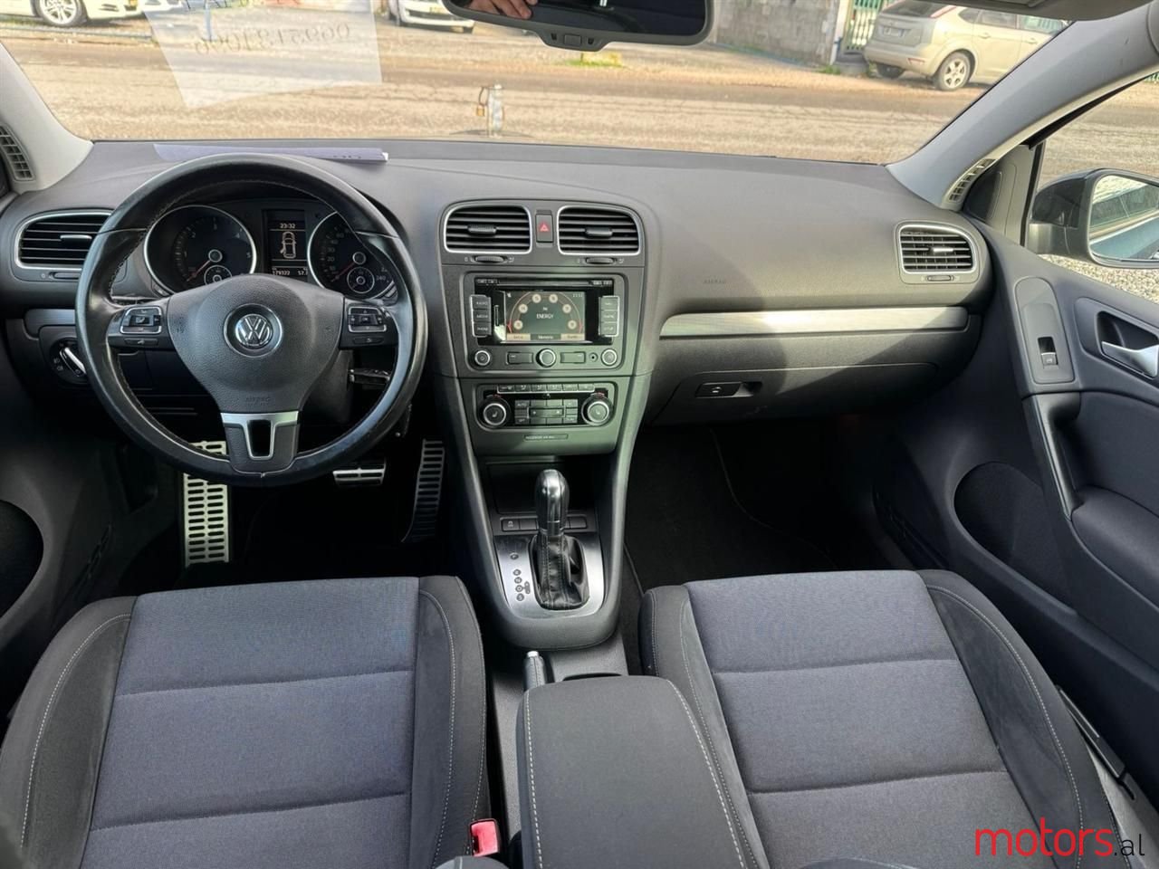 2012' Volkswagen Golf photo #5