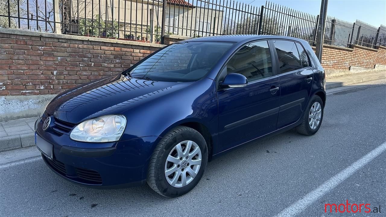 2004' Volkswagen Golf photo #1