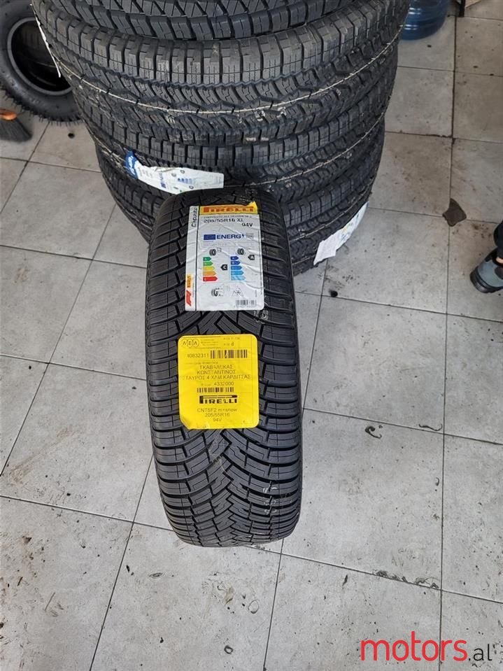 2014' Volkswagen Golf photo #2