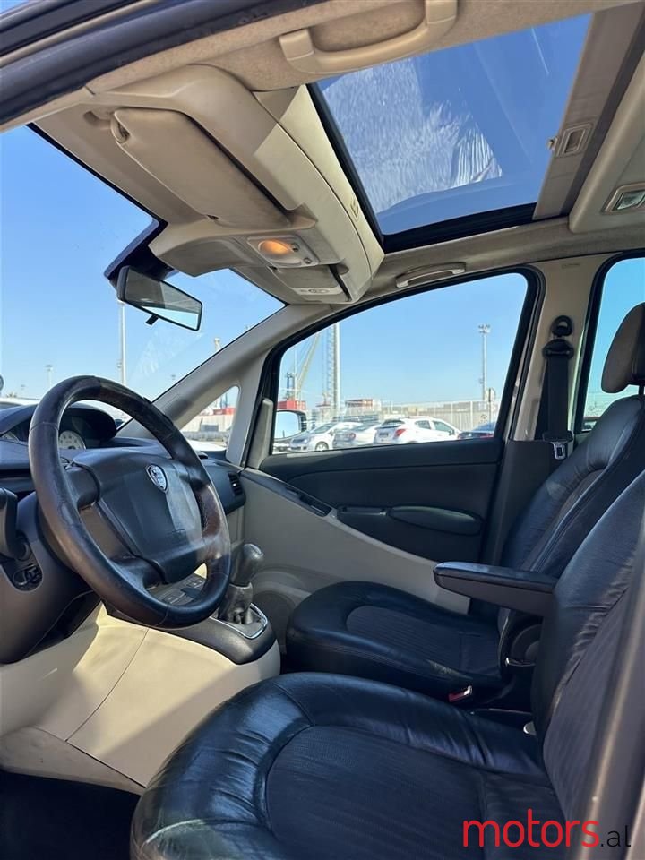 2006' Lancia Musa photo #2