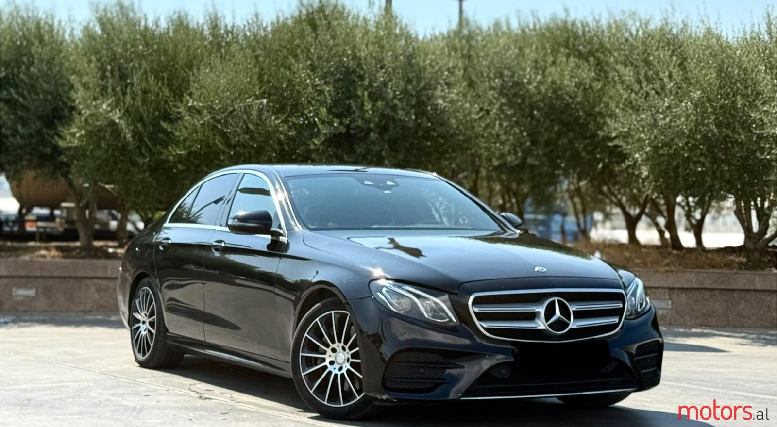 2017' Mercedes-Benz E 220 photo #1