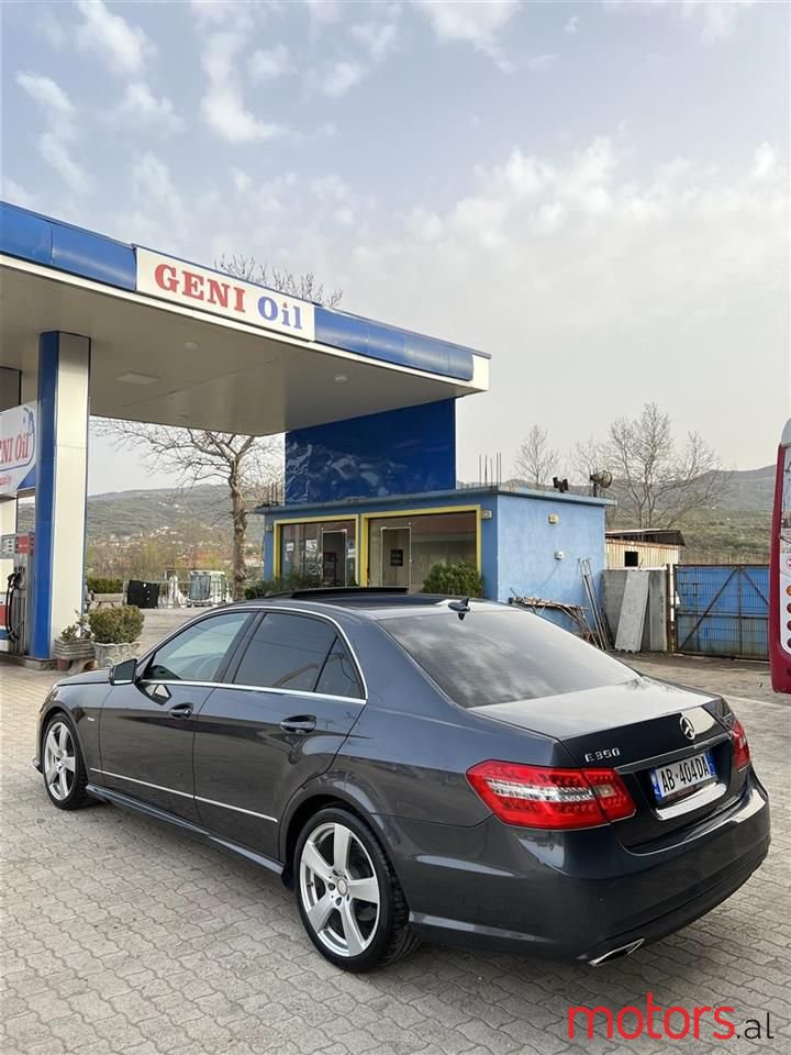 2012' Mercedes-Benz E 350 photo #3