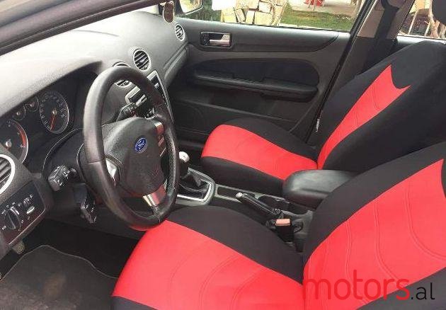 2004' Ford Focus photo #1