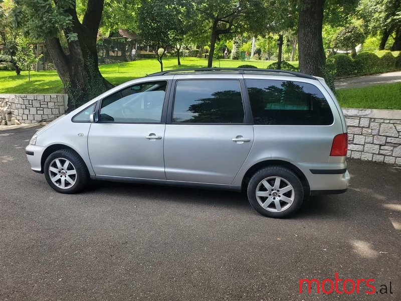 2009' SEAT Alhambra photo #4