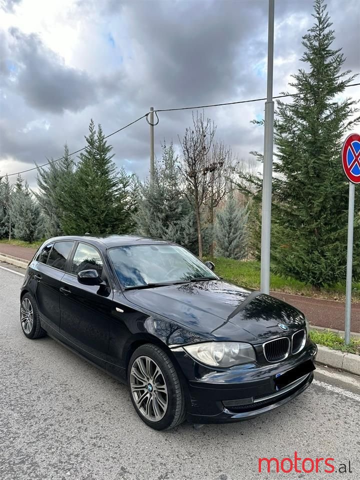 2011' BMW 118 photo #1