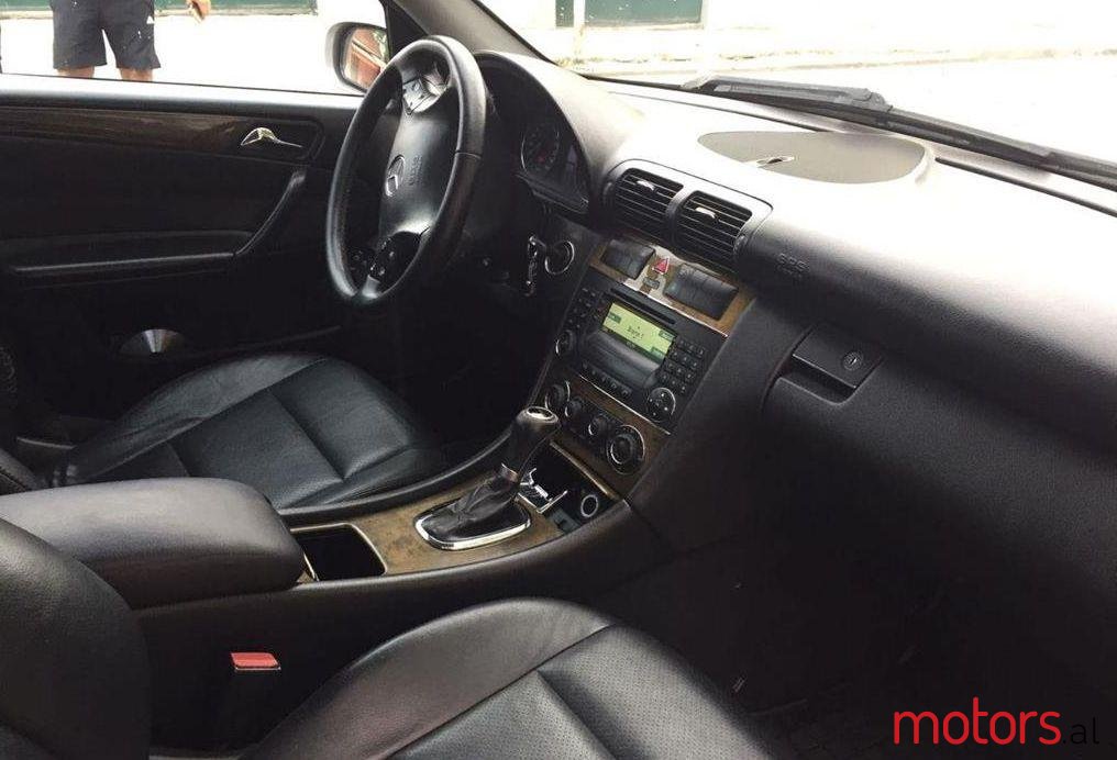 2005' Mercedes-Benz C 220 photo #1