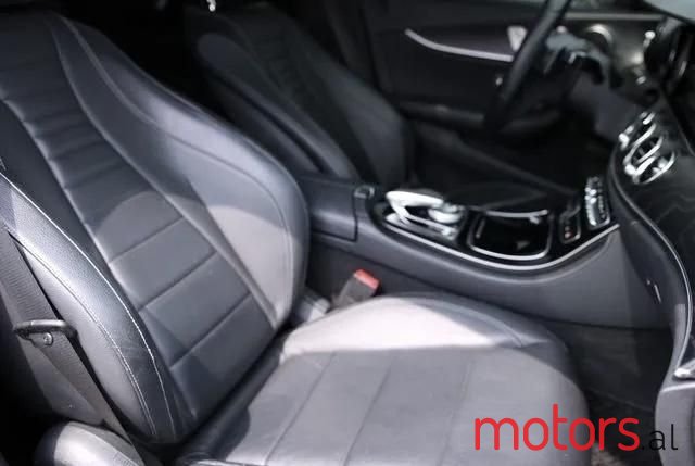 2017' Mercedes-Benz E 220 photo #4