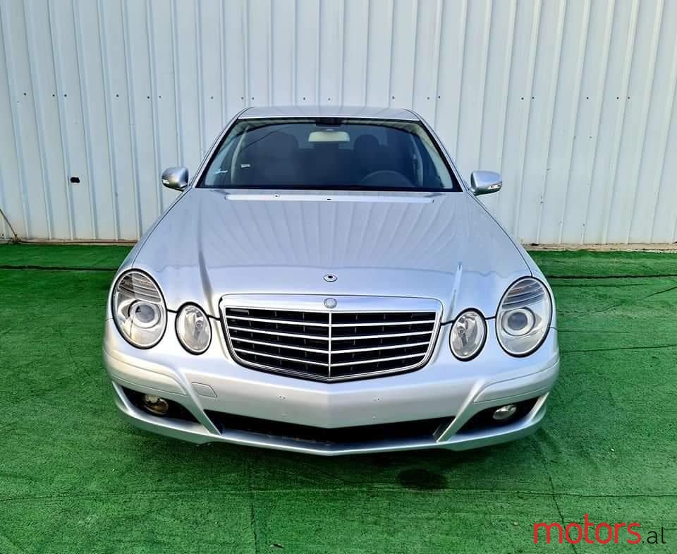 2006' Mercedes-Benz E 220 photo #1