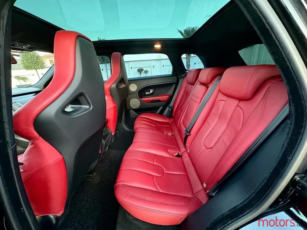 2012' Land Rover Range Rover Evoque photo #3