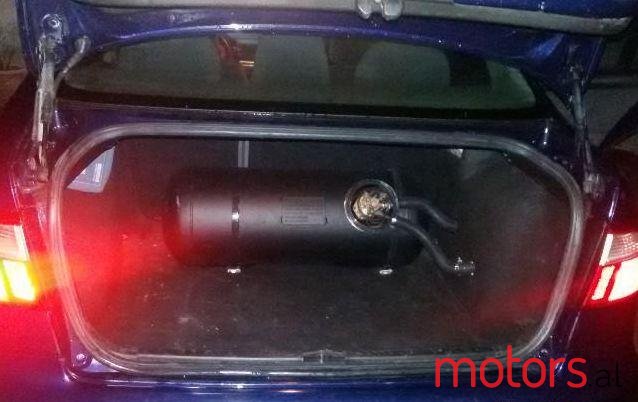 2001' SEAT Toledo photo #2