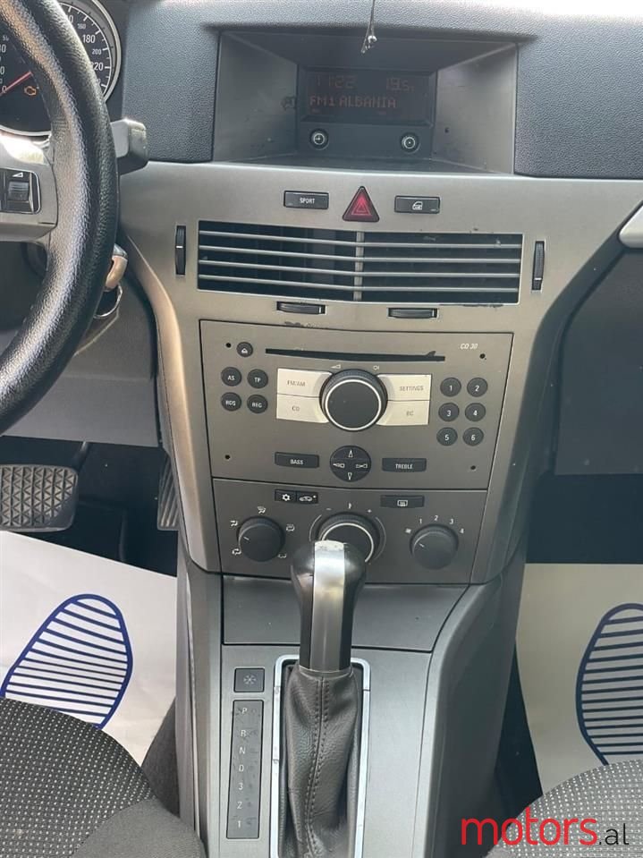 2005' Opel Astra photo #6