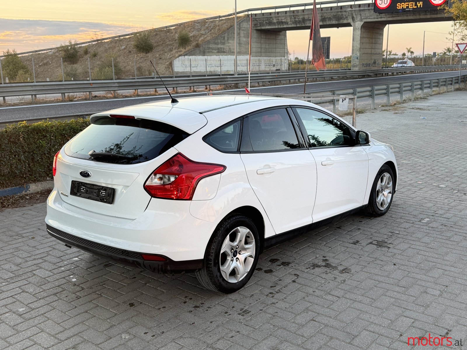 2014' Ford Focus photo #4