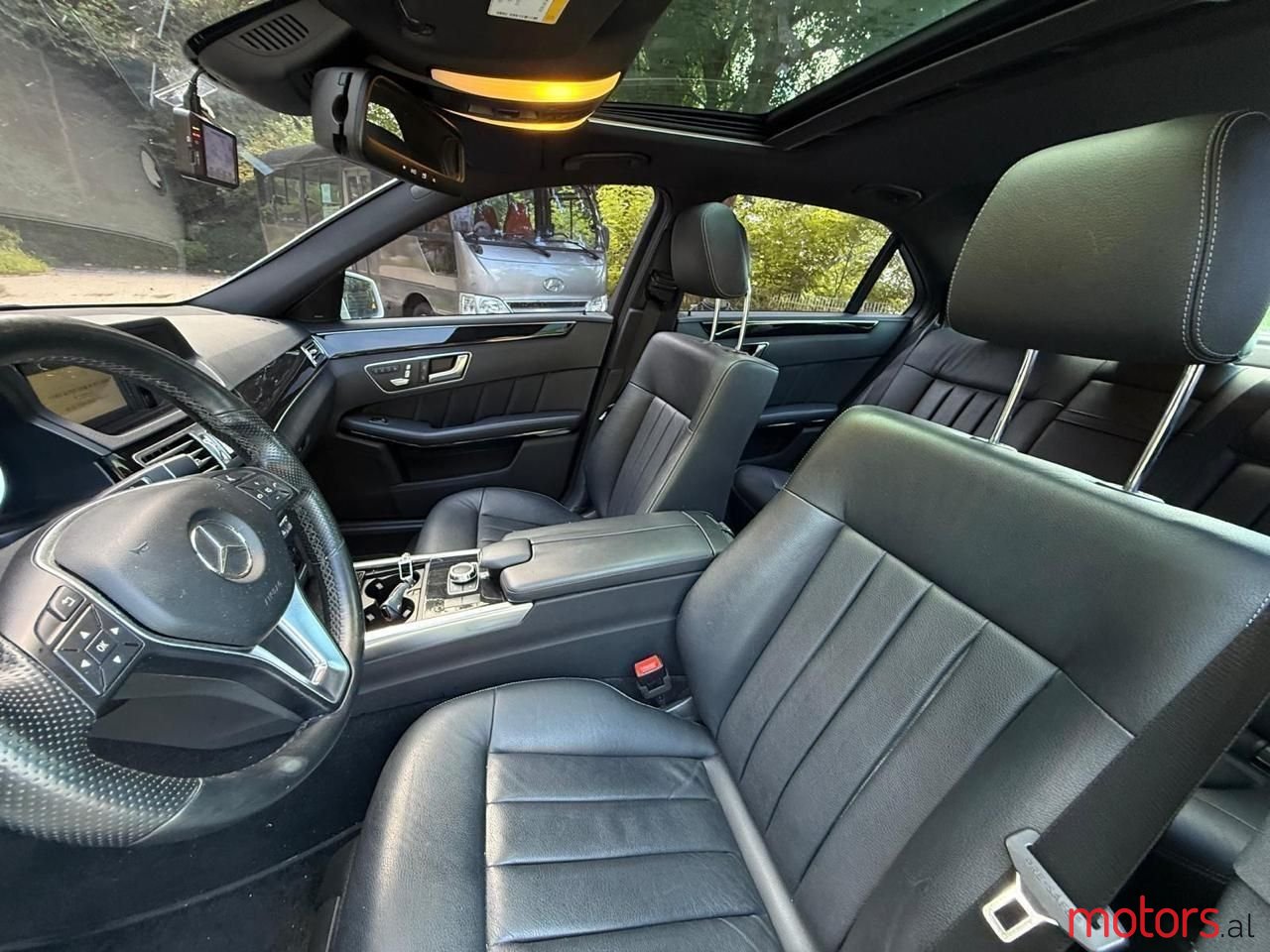 2015' Mercedes-Benz E 220 photo #4