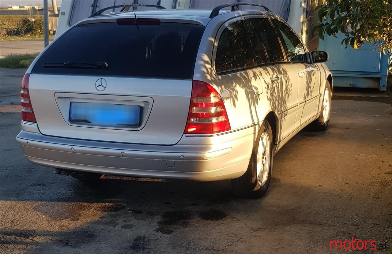 2004' Mercedes-Benz 220 photo #3