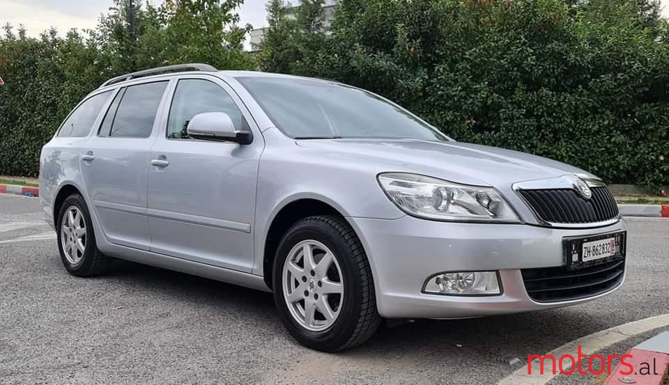 2011' Skoda Octavia photo #2