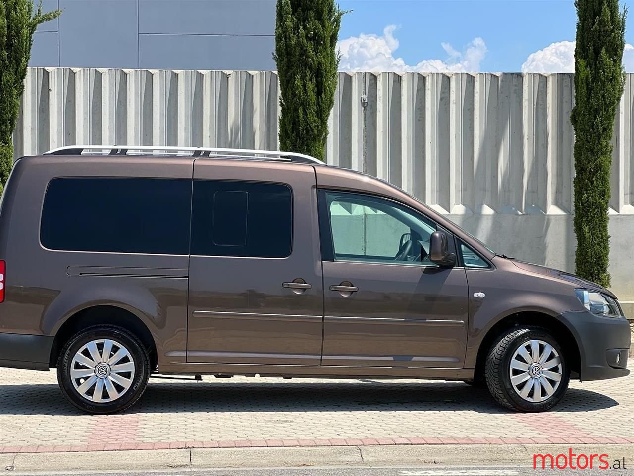 2014' Volkswagen Caddy photo #2