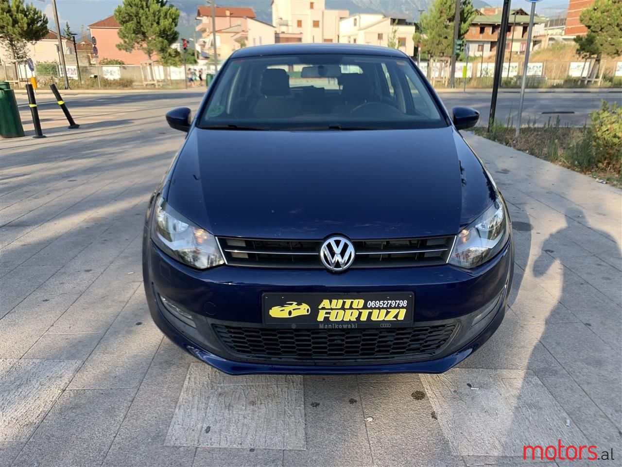 2010' Volkswagen Polo photo #1