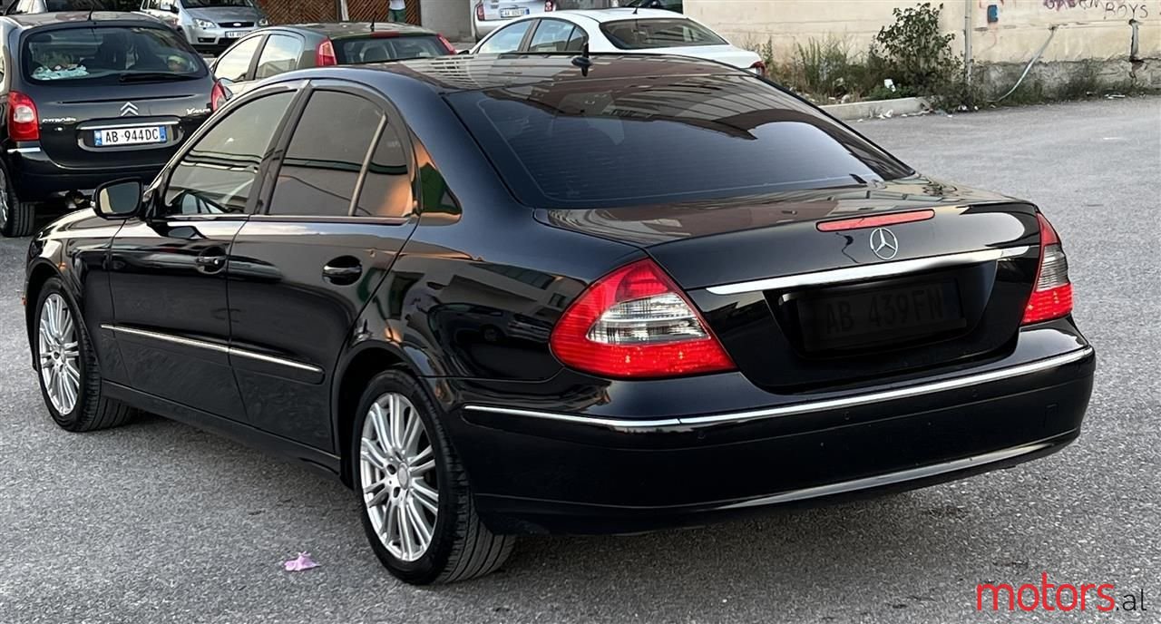 2008' Mercedes-Benz E 200 photo #4