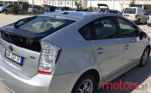 2010' Toyota Prius photo #4