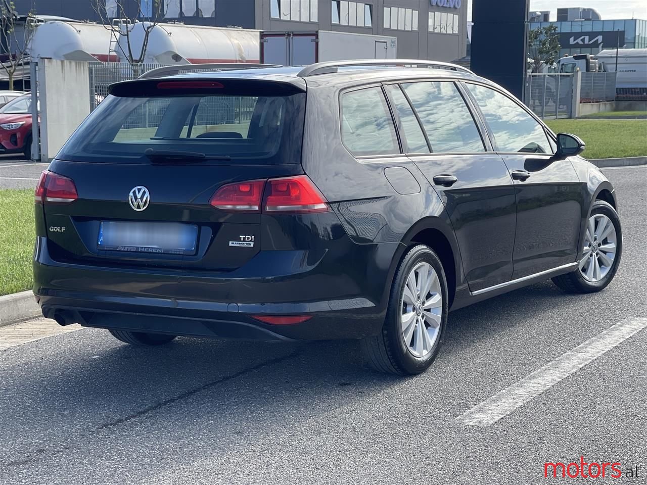 2014' Volkswagen Golf photo #2