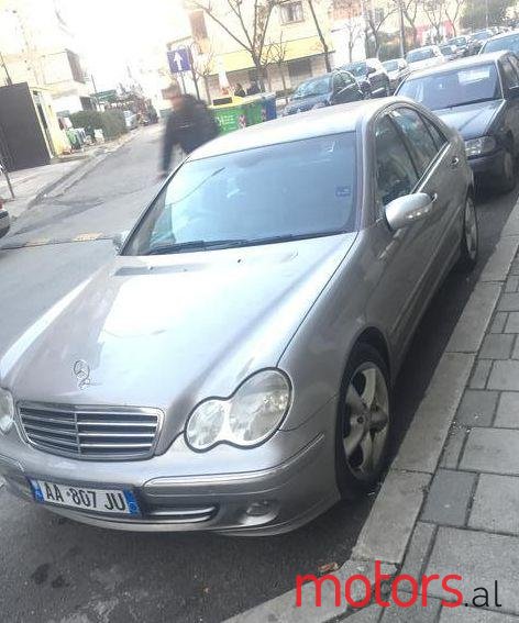 2005' Mercedes-Benz C-Class photo #2