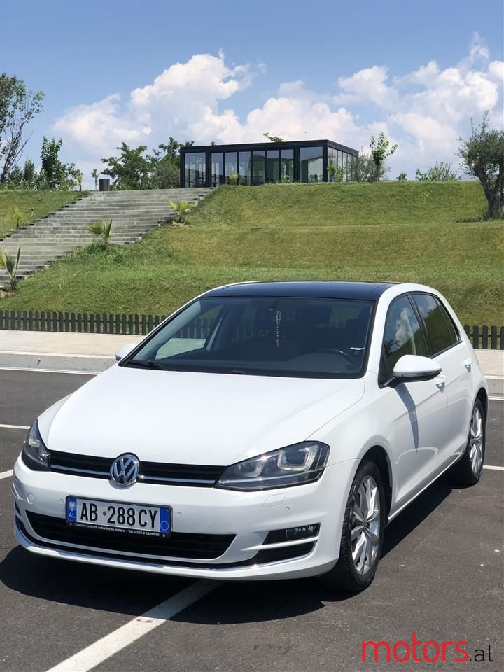 2013' Volkswagen Golf photo #2