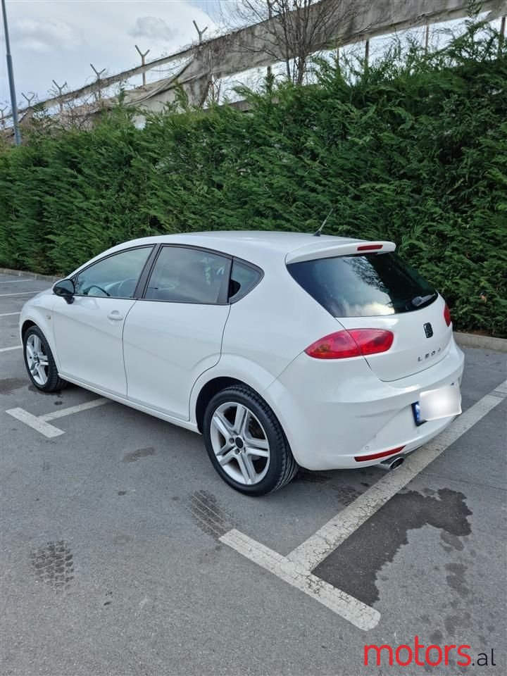 2010' SEAT Leon photo #3