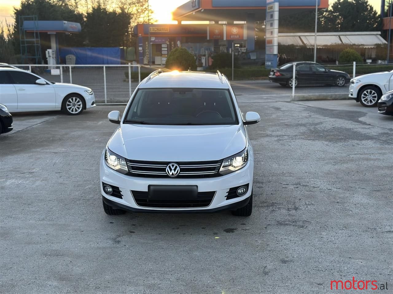 2014' Volkswagen Tiguan photo #2