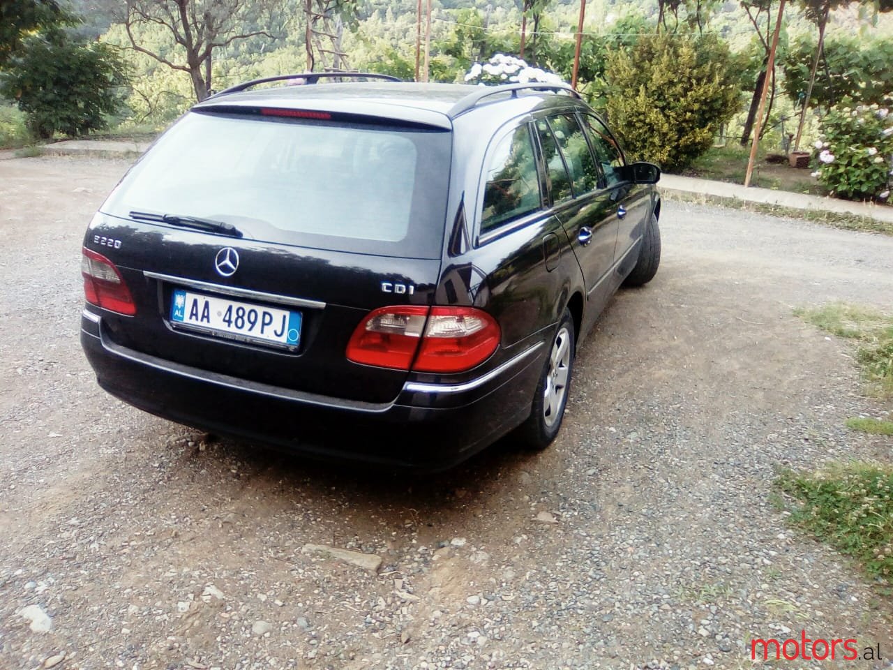 2005' Mercedes-Benz 220E photo #2