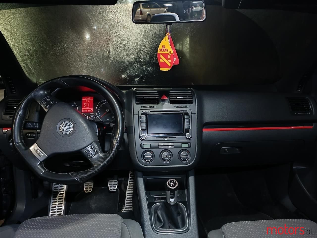 2008' Volkswagen Golf photo #3