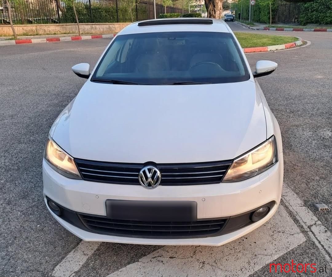 2013' Volkswagen Jetta photo #3