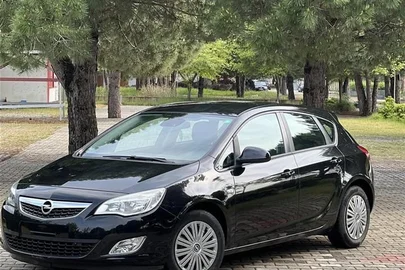2011' Opel Astra