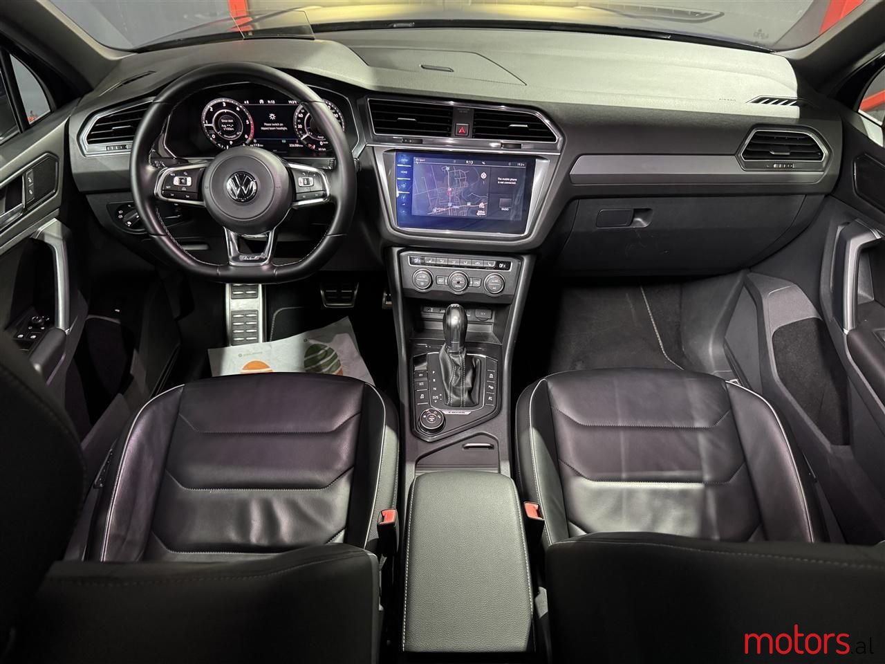 2018' Volkswagen Tiguan photo #3