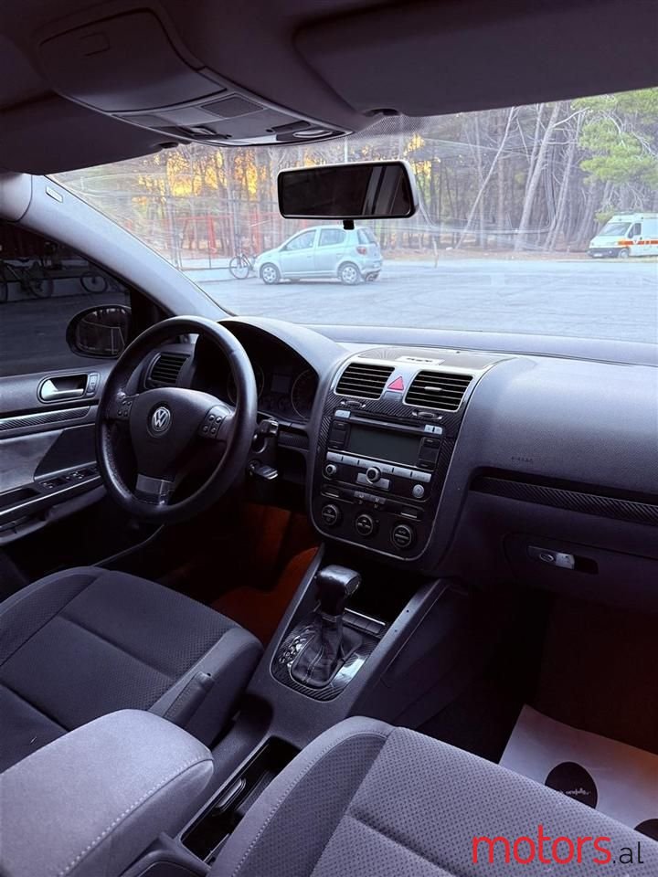 2006' Volkswagen Golf photo #3