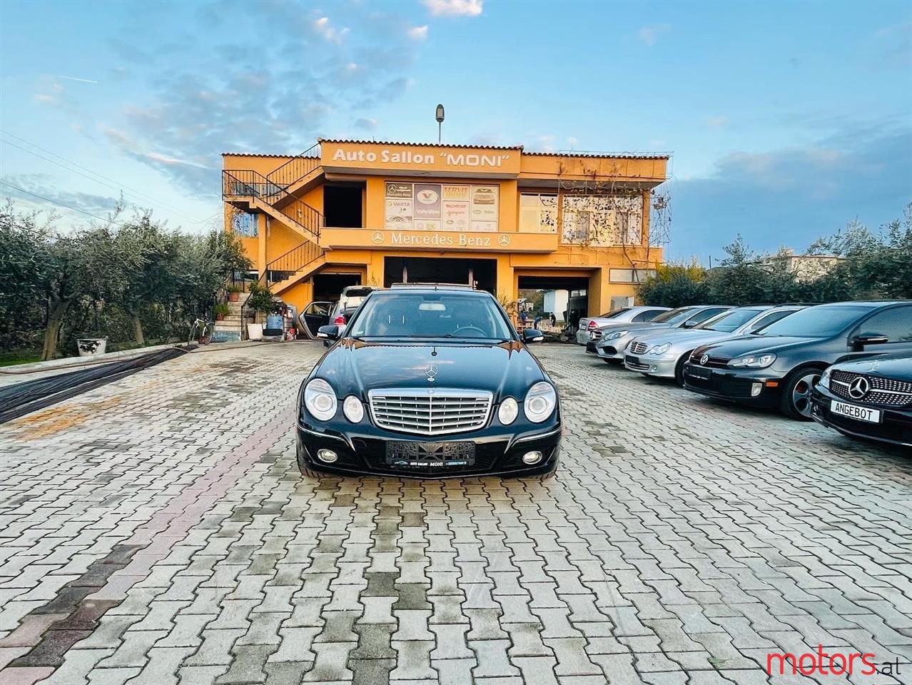 2008' Mercedes-Benz E 300 photo #6