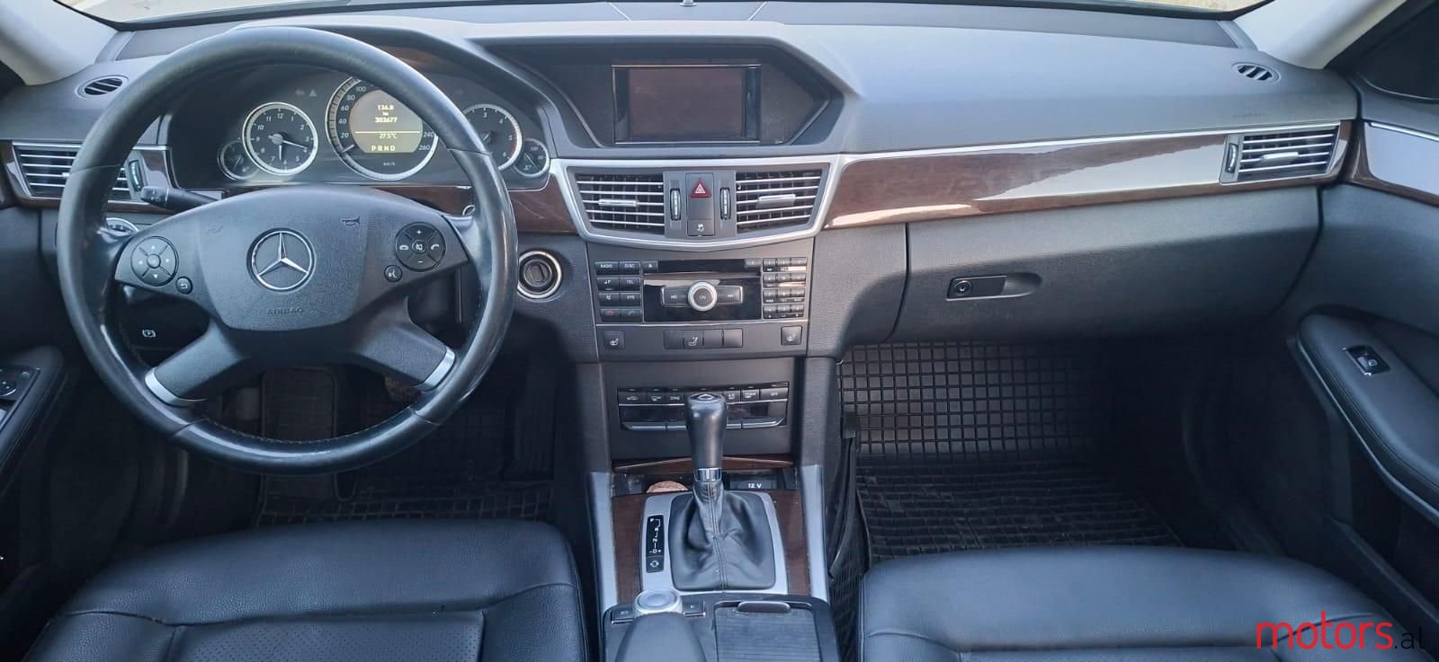 2012' Volkswagen Golf photo #6