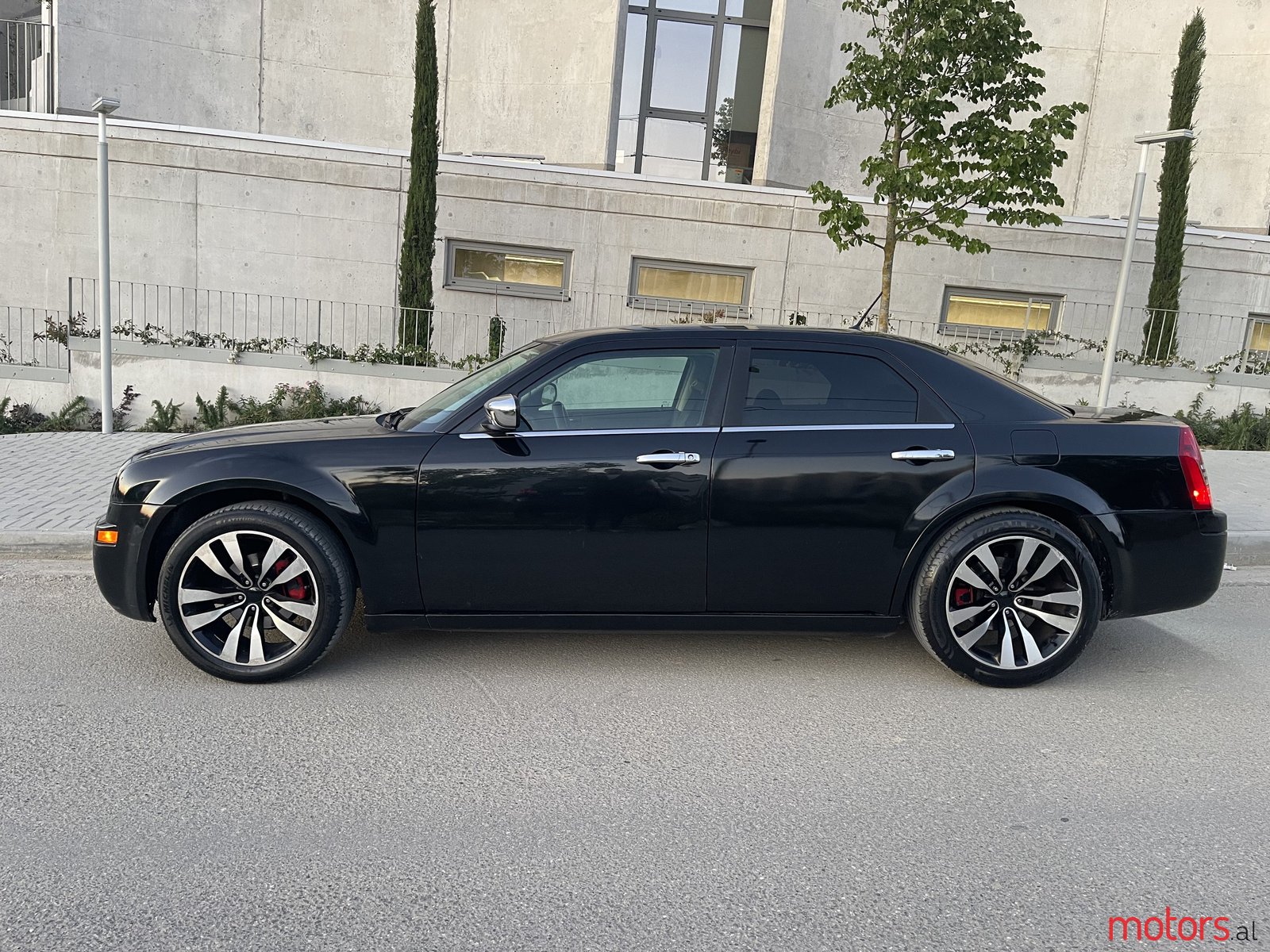 2008' Chrysler 300C photo #3