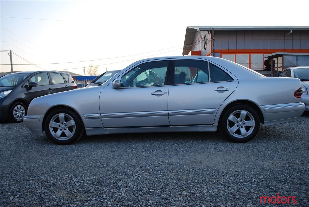 2001' Mercedes-Benz E 270 photo #3