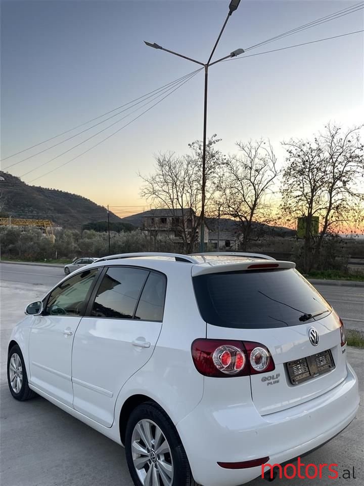 2012' Volkswagen Golf Plus photo #6