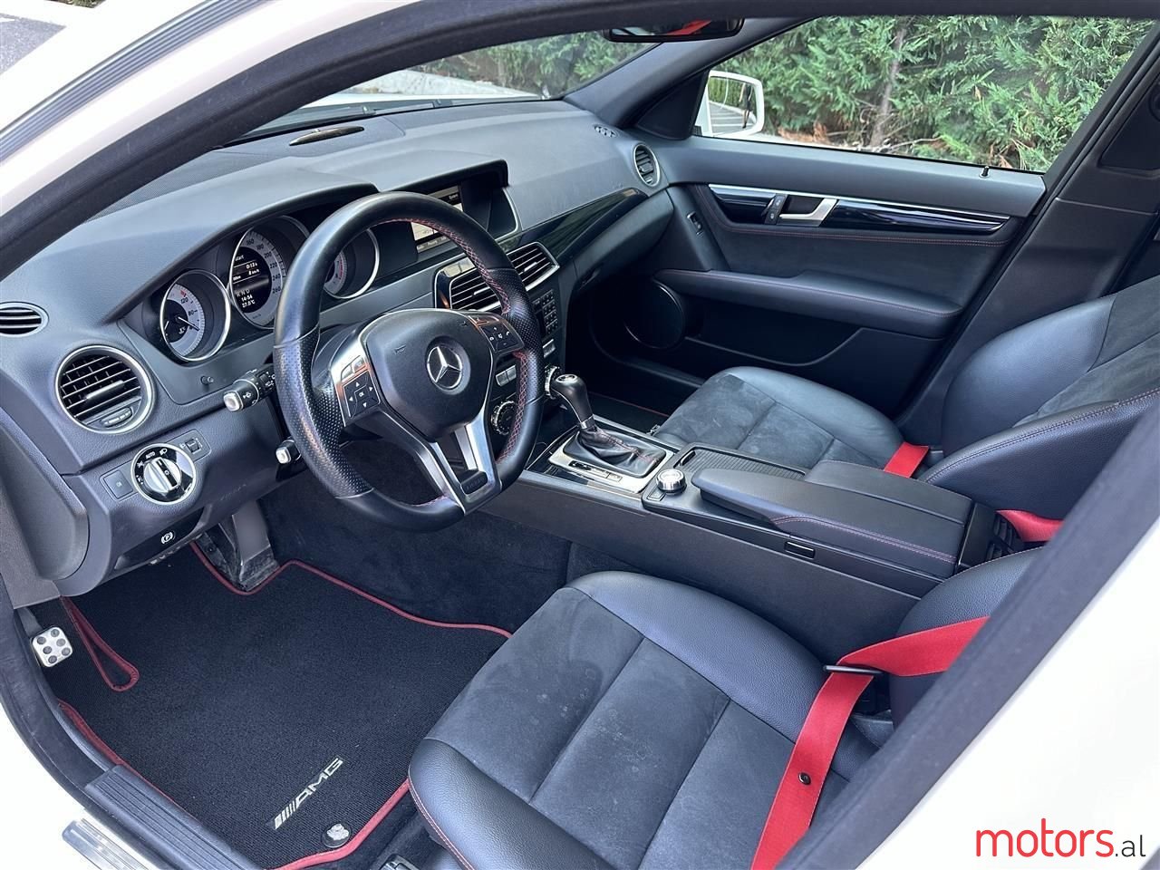 2012' Mercedes-Benz C 180 photo #4