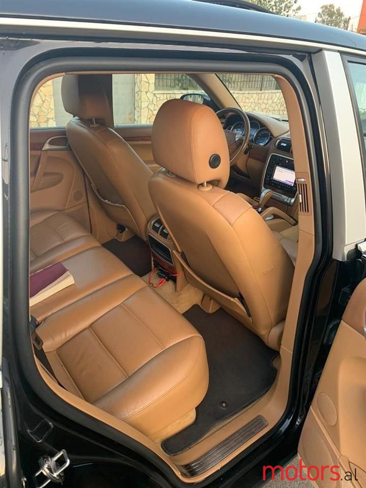 2004' Porsche Cayenne photo #5