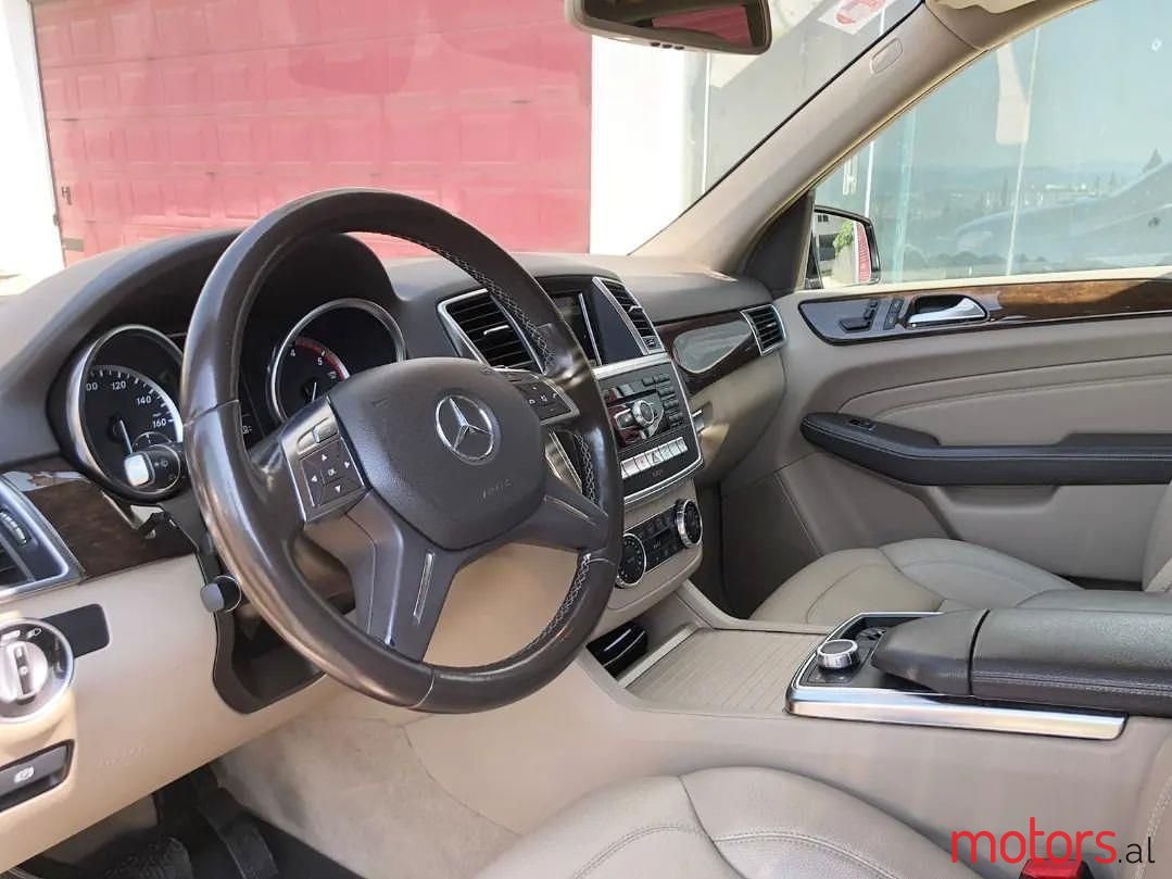2012' Mercedes-Benz ML 350 photo #2