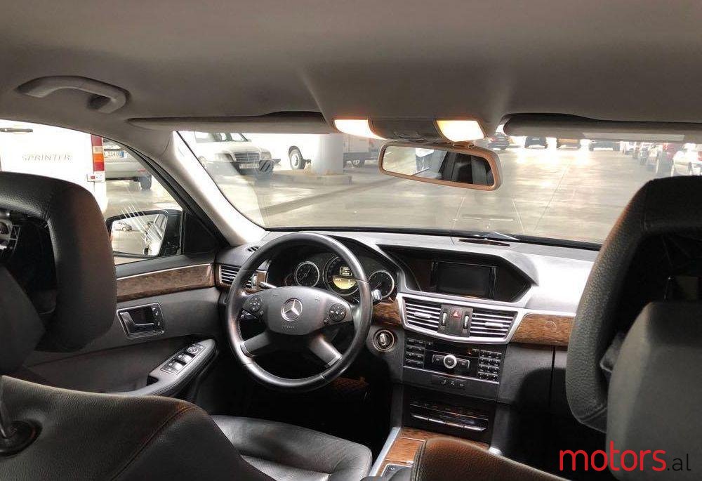2013' Mercedes-Benz E 200 photo #1