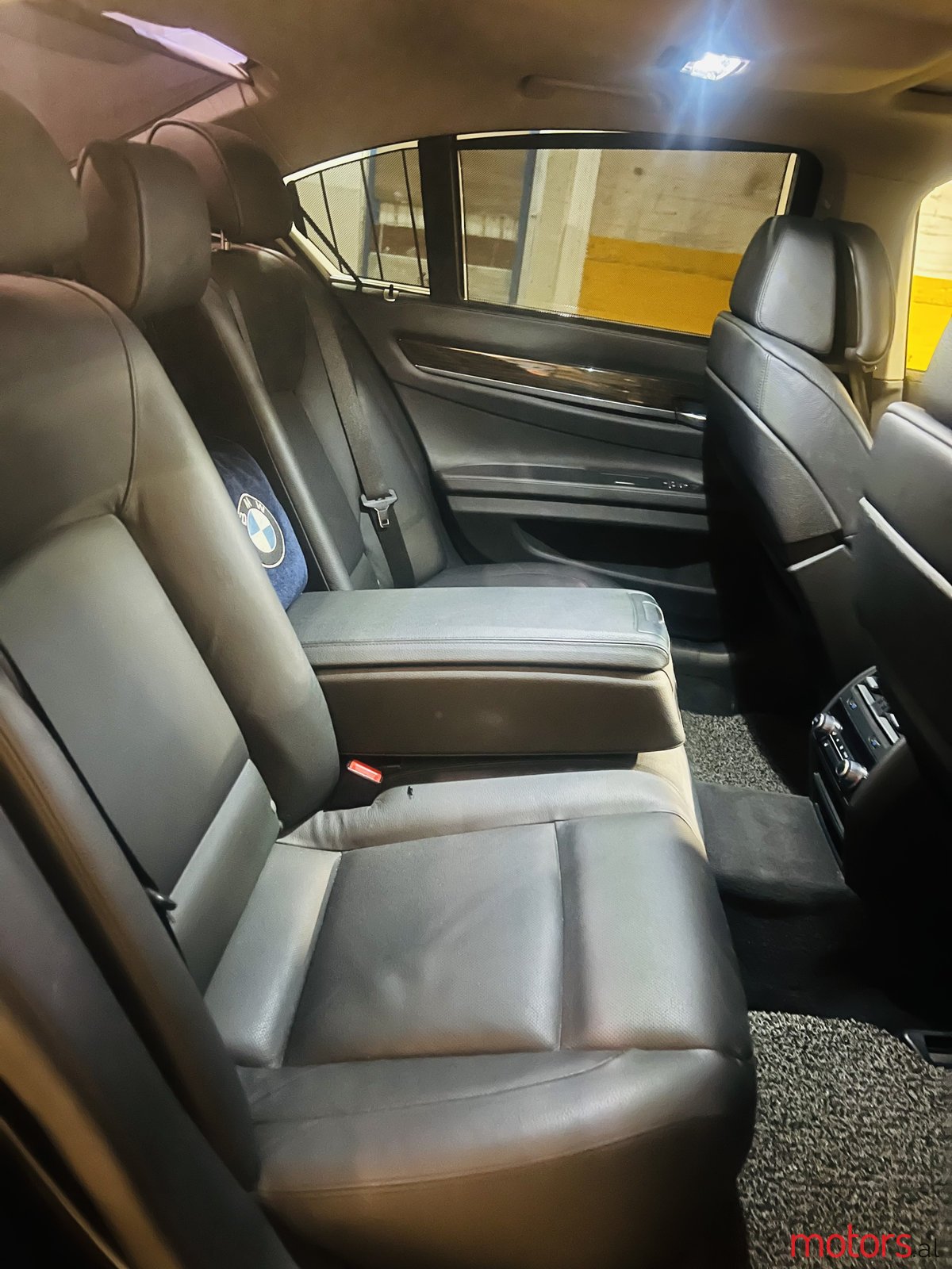 2012' BMW 730 photo #5